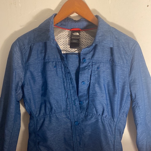 The North Face Tops - The North face sinched long sleeve